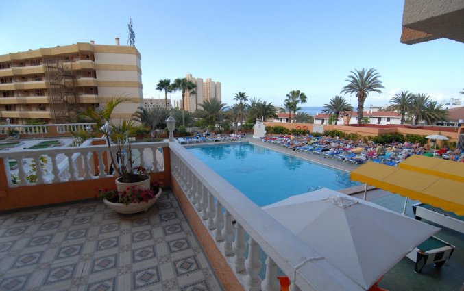 zwembad van appartementen Caribe