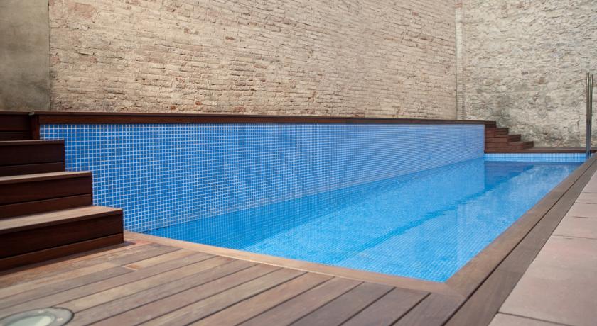 zwembad van Hotel Onix Liceo