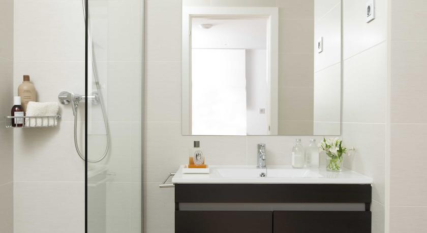 Badkamer Eric Vökel Boutique Apartments Gran Vía Suites