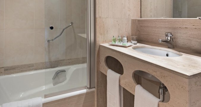 Hotel NH Valencia Center