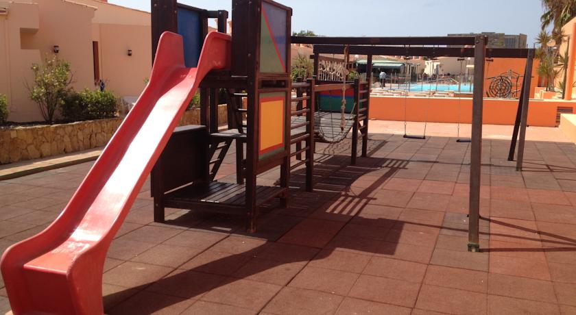 Speeltuin van Bungalows Castillo Playa op Fuerteventura