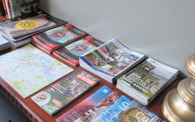 Informatiefolders van Hotel Pension Don Claudio in Bilbao