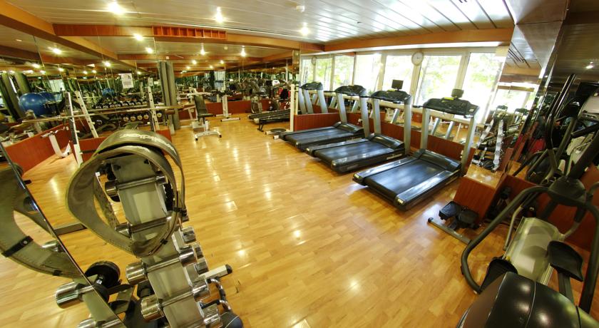 Fitnessruimte van Hotel Arabian Courtyardin Dubai