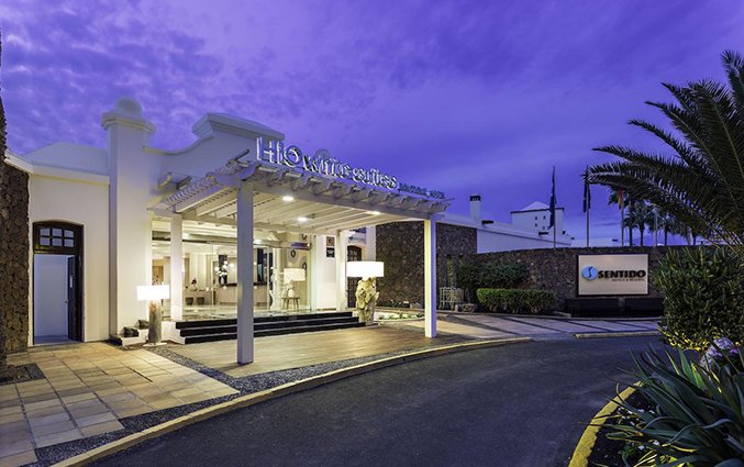 Ingang van Hotel H10 White Suites op Lanzarote