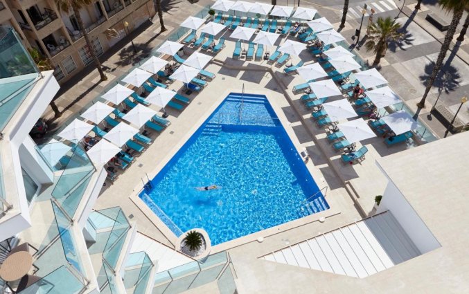 Zwembad van Universal Perla Mallorca