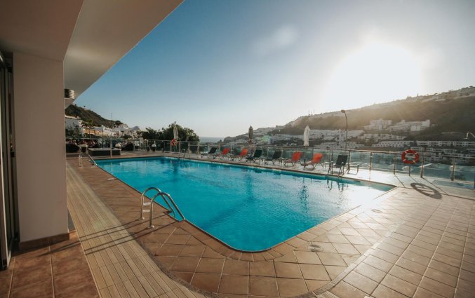 Buitenzwembad van Servatur Casablanca Suites & Spa op Gran Canaria