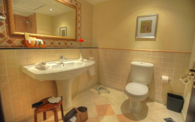 Badkamer van een tweepersoonskamer van Grand Hotel Excelsior op Malta