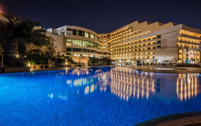 Buitenzwembad van Grand Hotel Excelsior op Malta