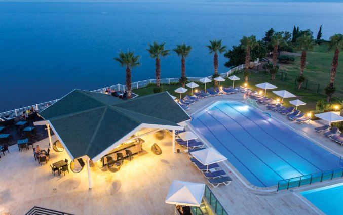 Buitenzwembad van Hotel Club Falcon in Antalya
