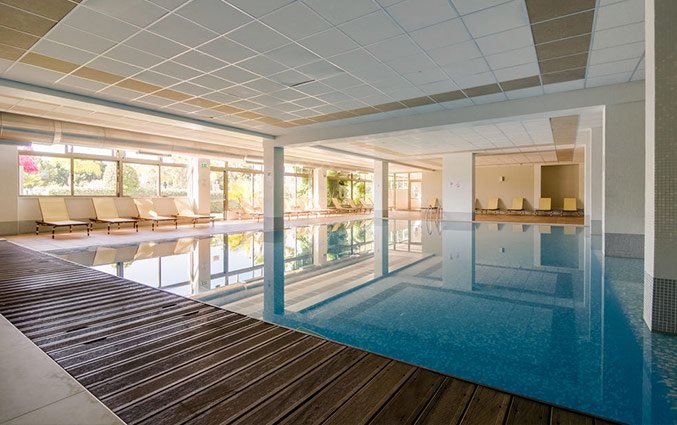 Binnenzwembad Appartementen Alfagar Village I