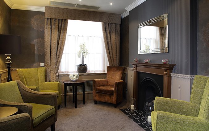 Lounge bij hotel Phoenix Londen