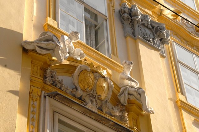 Voorkant van Hotel Pertschy Paleis in Wenen