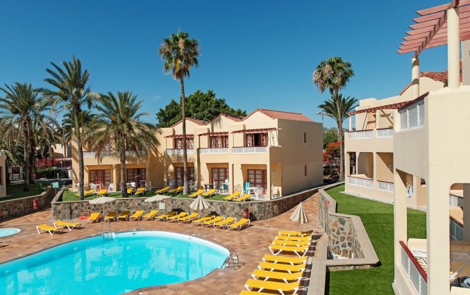 Zwembad van appartementen The Koala Garden Suites in Gran Canaria