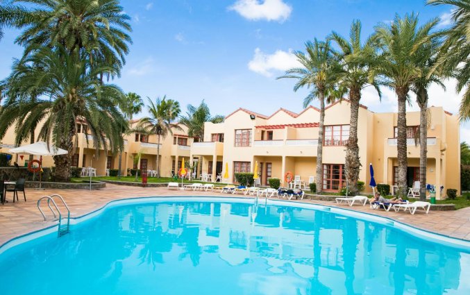 Zwembad van appartementen The Koala Garden Suites in Gran Canaria