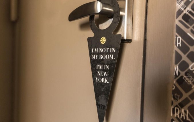 Deur van een kamer van Hotel The Gallivant Times Square New York