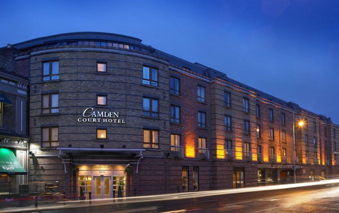 Vooraanzicht van Hotel Camden Court in Dublin