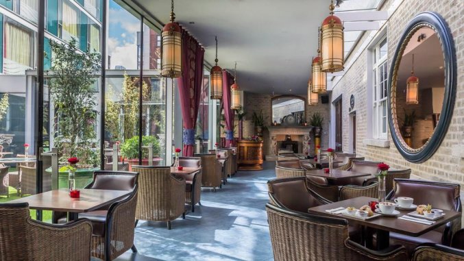 Terras van Hotel Trinity City in Dublin