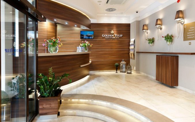 Receptie van hotel Golden Tulip Krakow City Center stedentrip Krakau