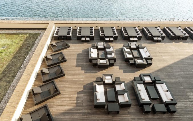 Terras van Hotel NHow in Berlijn