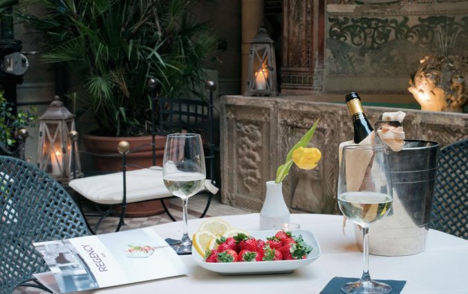 Een wijntje bij Hotel iH Milano Regency Milaan Italië