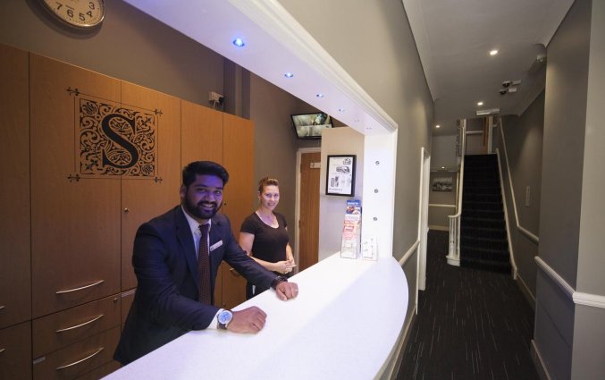 Receptie van hotel St George's Inn Victoria in Westminster in Londen