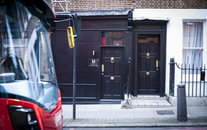 Entree van Hotel House of Toby in Londen