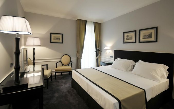 Tweepersoonskamer van Hotel Grand Oriente in Napels